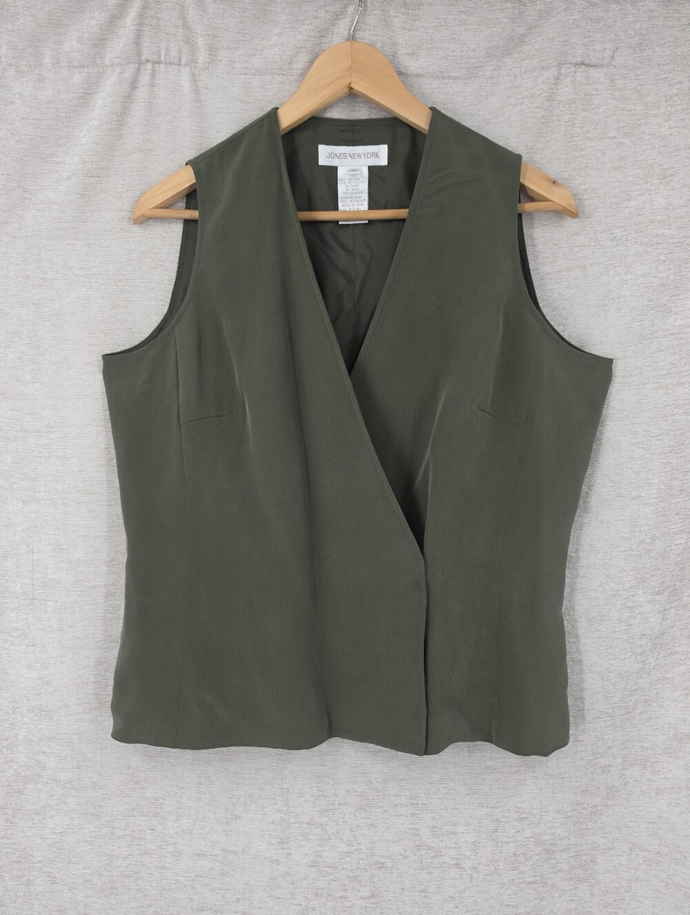Silk Olive Green Wrap Vest Vintage or Y2K By Jones New York